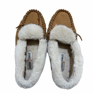 Minnetonka Slippers